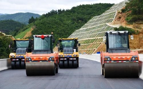  山推SR26H-C5压路机C位天成无所不能